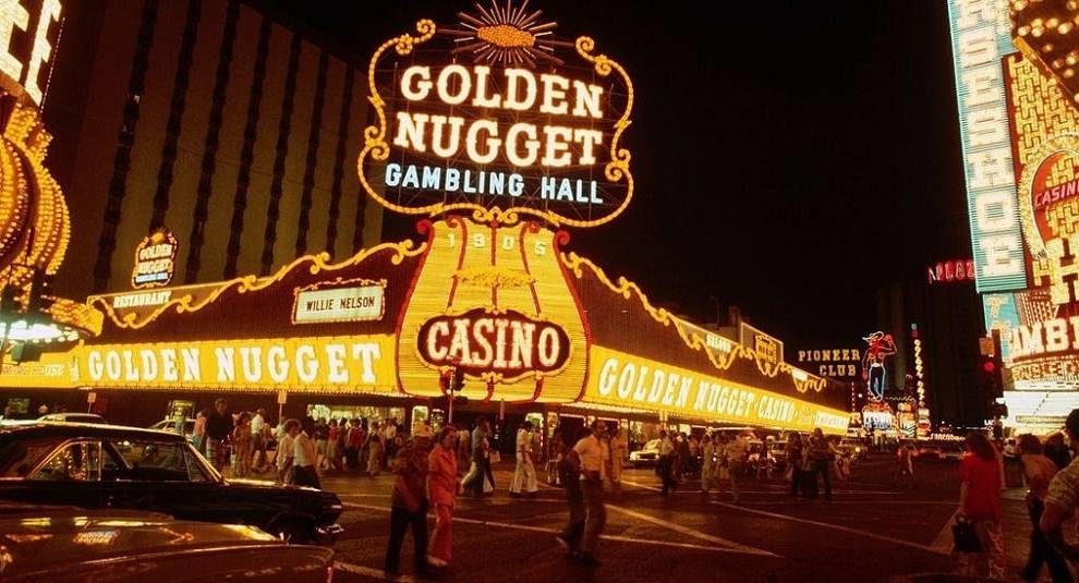 Entertainment city: a selection of images of Las Vegas in the 70s