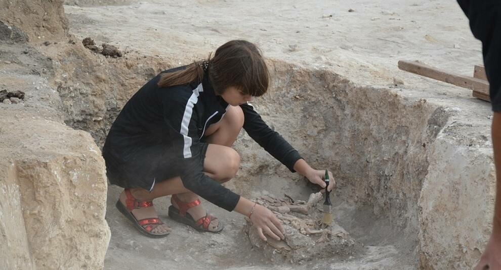 Захоронения и артефакты возрастом 4 тыс. лет нашли в Нижней Дуванке (часть I)