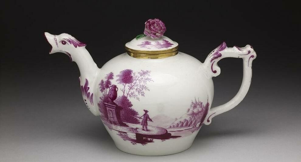 Vintage teapots from the collection of the Aug Franks