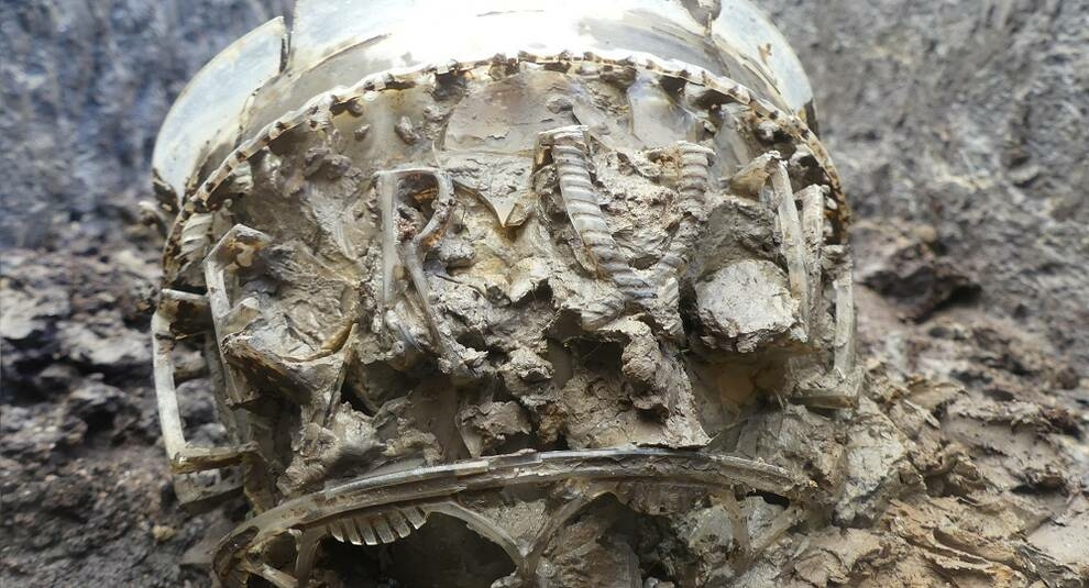 Во Франции найдена редкая древнеримская ваза