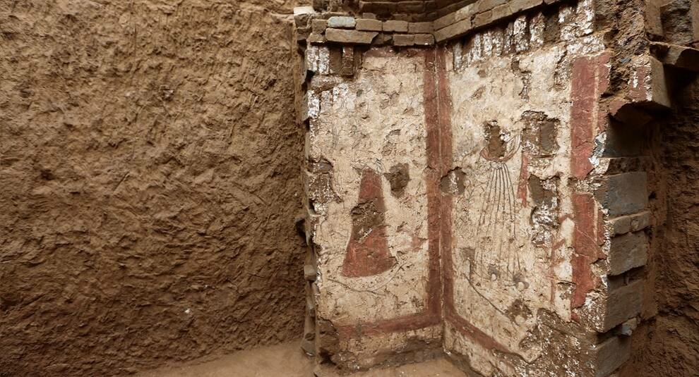 У гробниці династії Тан знайдені малюнки на стінах
