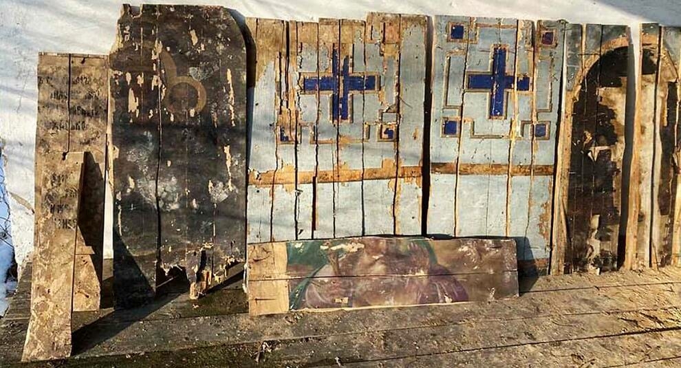 Ancient icons were found in the walls of a long-burned hospital