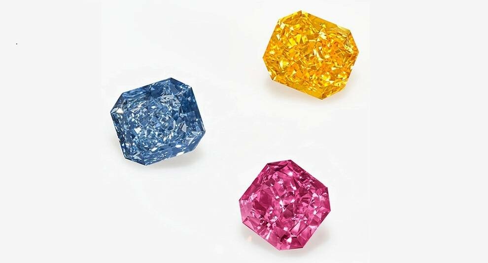 Трійка кольорових діамантів продана на Christie's за 8,4 млн доларів