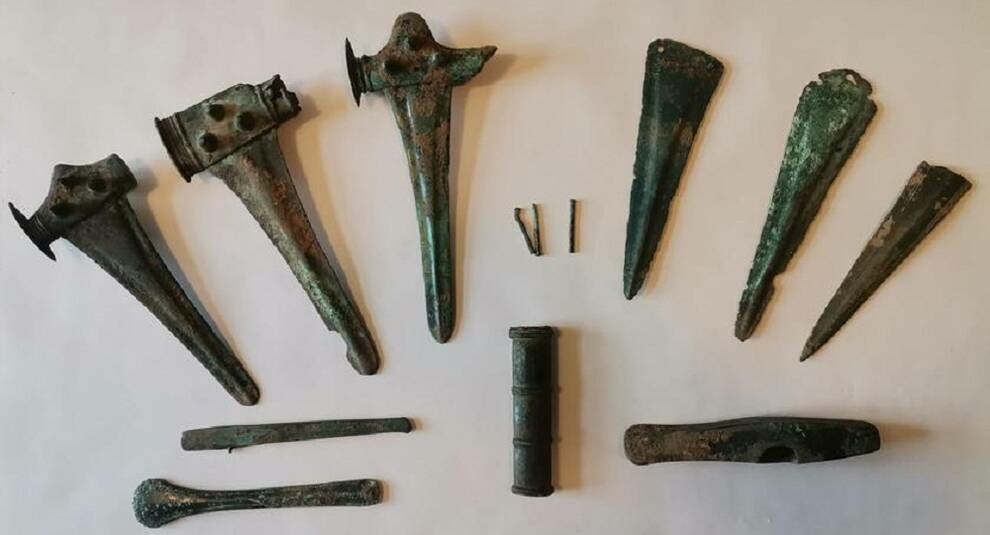 Remains of the Unetitian culture: bronze scepters and daggers were found in Poland