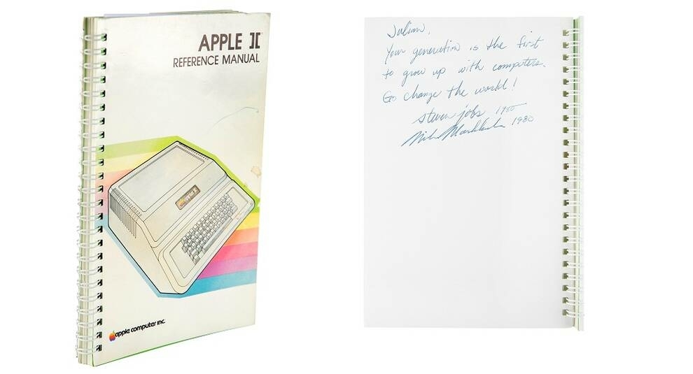 Куртка, журнал с автографом, один из первых Apple: на RR Auction продадут вещи Стива Джобса
