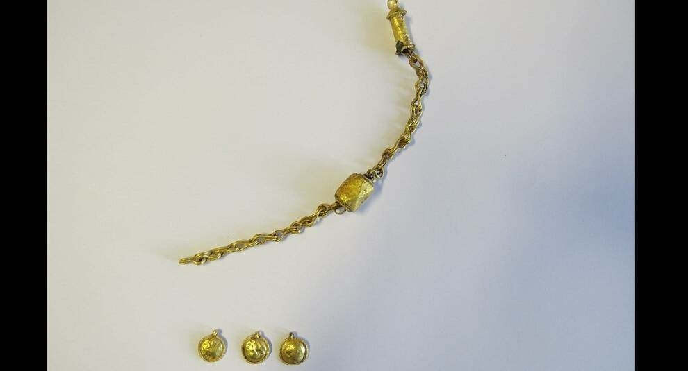 A gold necklace was found among the ruins of an ancient Roman bath in Bulgaria