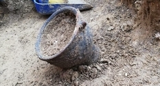 A burial more than 2 thousand years old was found in Italy