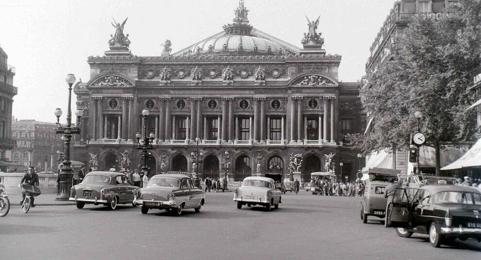 Париж на фото середины прошлого века