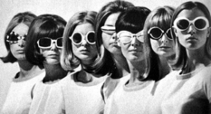 Мода 60-х: футуристичні сонцезахисні окуляри