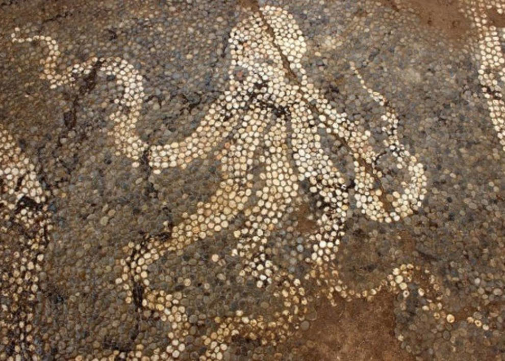 Ancient mosaic with animals and birds was found in Greece