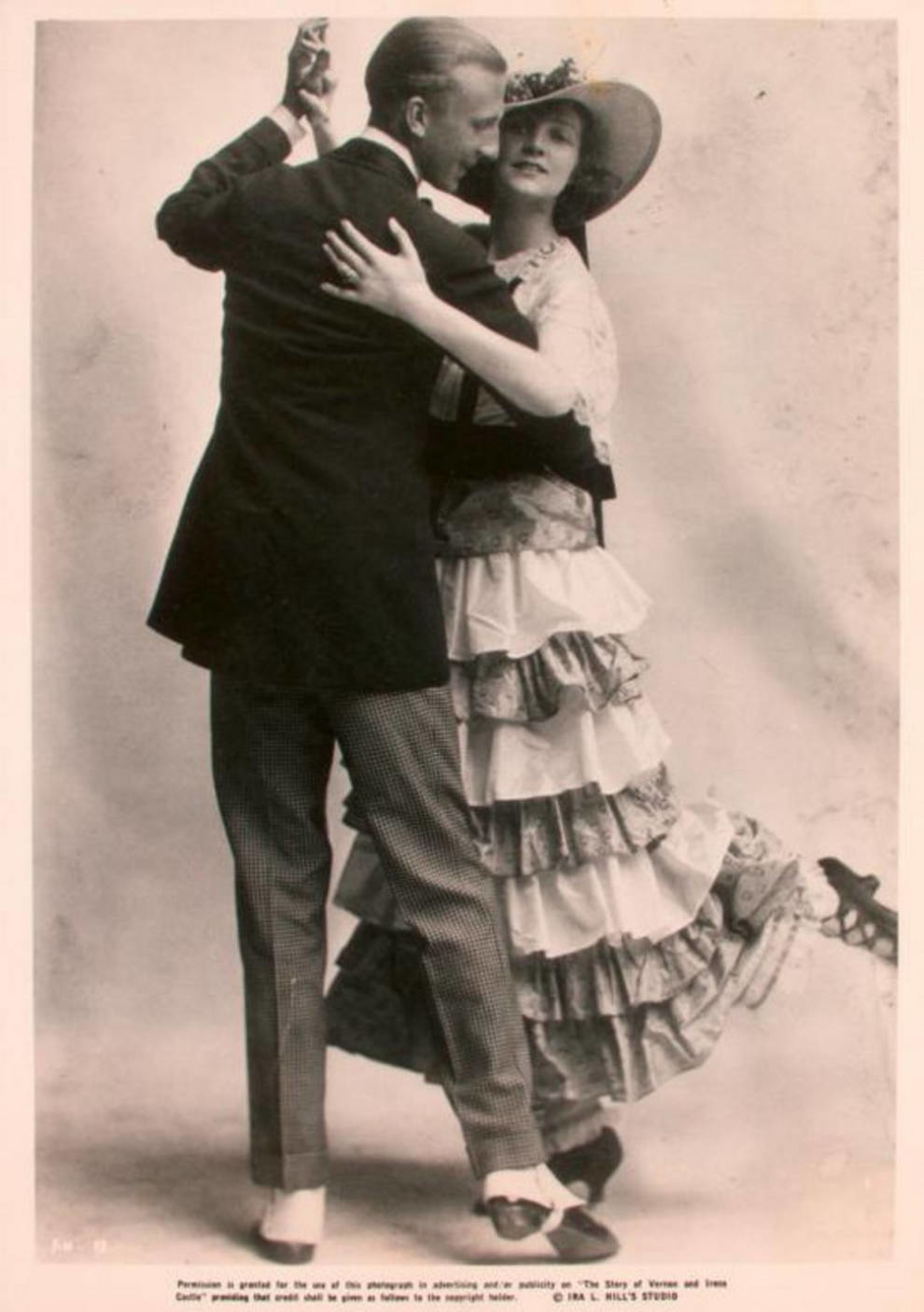 Wife dancing. Вернон и Ирен Кастл. Винтажные танцы. Танцоры 19-20 века. Танцы начала 20 века.