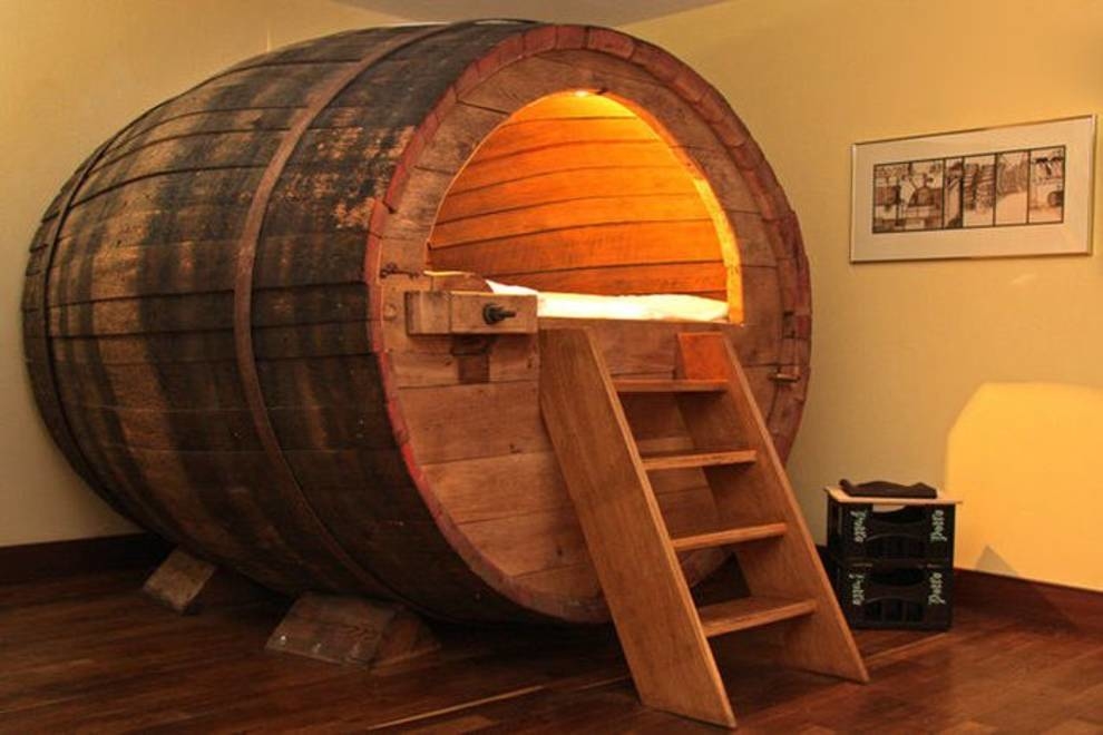 Sleep in a barrel, or how you can use an old container for brewing