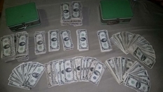 Семья из Кливленда нашла два чемодана с деньгами во время ремонта подвала