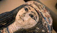Недоторканий папірус із розділами з Книги мертвих, саркофаги та статуетки богів — нова знахідка єгипетських археологів