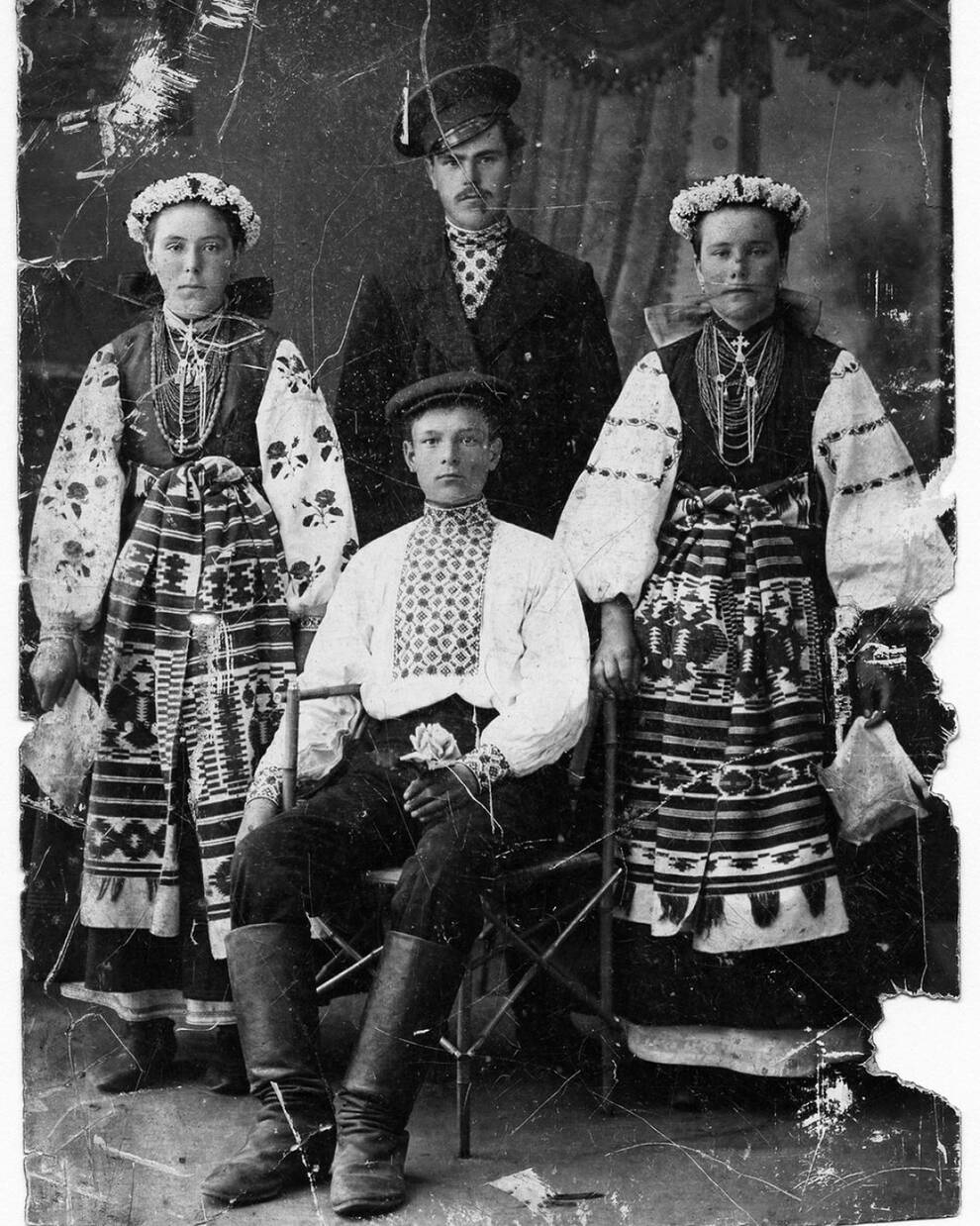 Національний український одяг на старих листівках