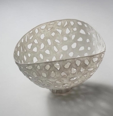 The fragile beauty of porcelain bowls