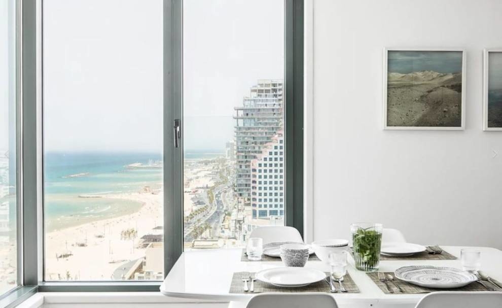 Море и небо: светлая квартира в Тель-Авиве