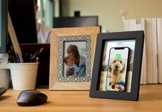 PowerPic: photo frame for charging smartphones