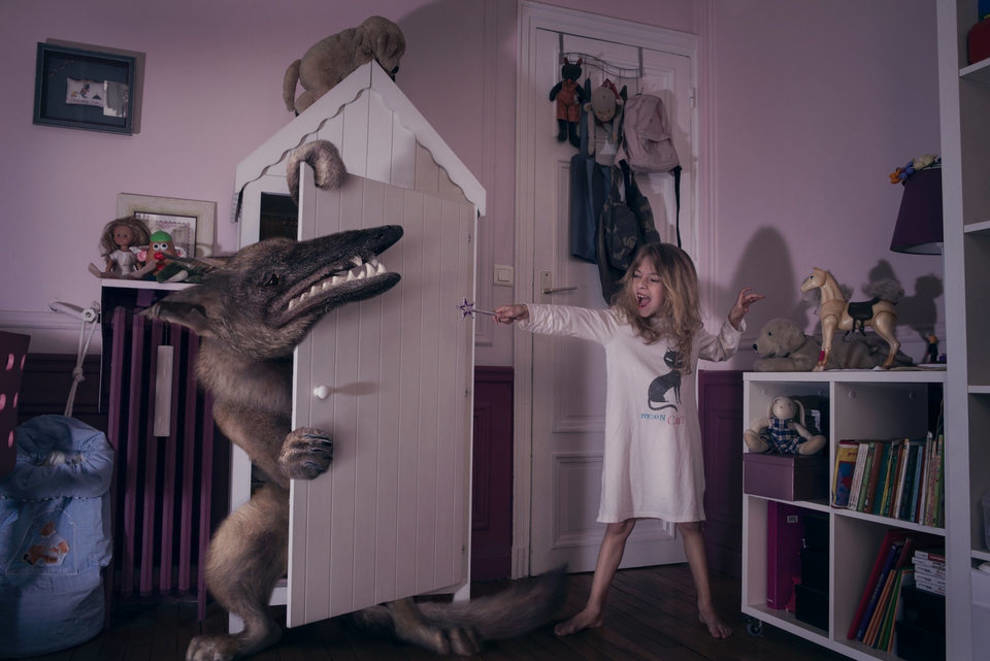 Дети против монстров: забавный проект парижского фотографа