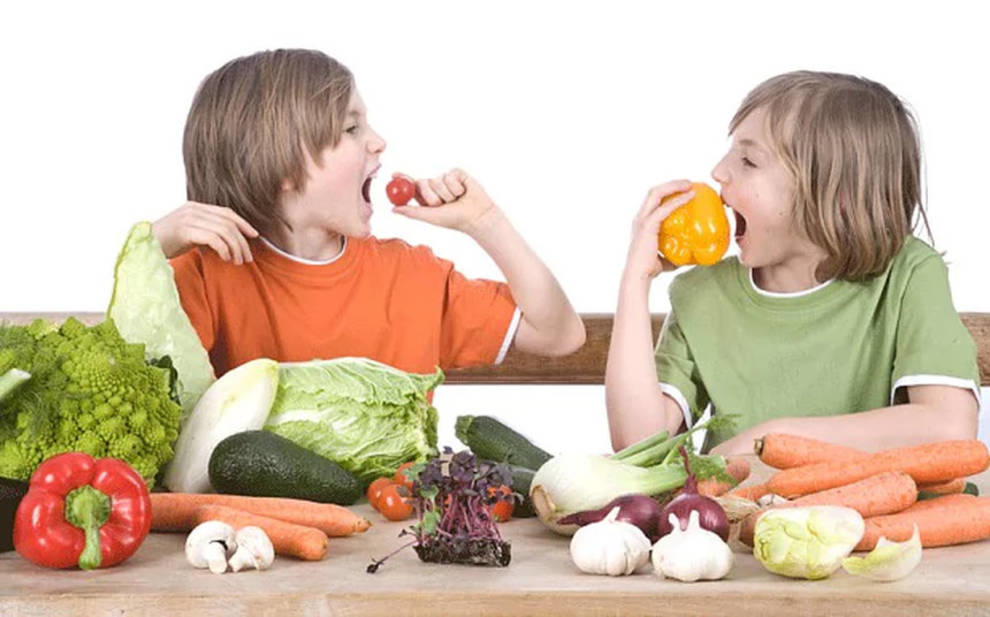 Norwescy naukowcy udowodnili, że dzieci wegan i dietetyków pozostają w tyle