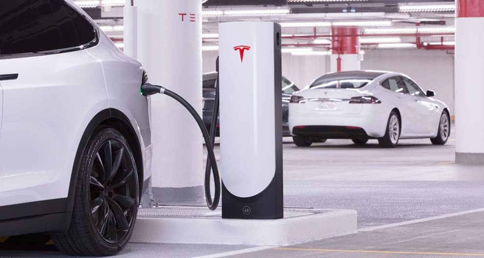Електромобілі Tesla отримають нові батареї