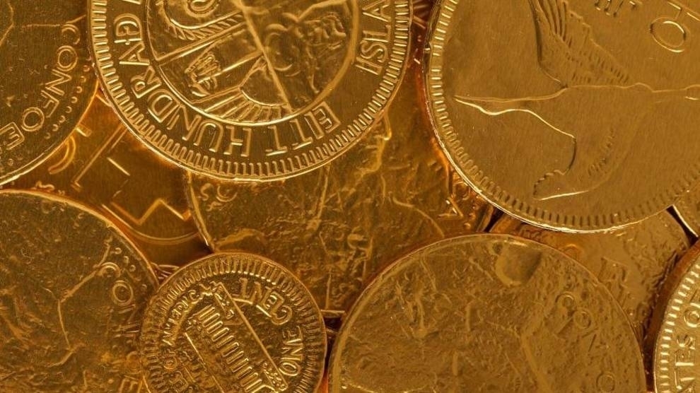 Доступ к эксклюзивным привилегиям: в Великобритании начался выпуск банковских карт из золота