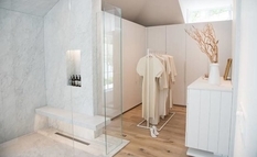 Bedroom, bathroom and dressing room - an interesting combination in one space