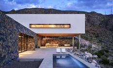 Rocky Mountain House: Canadian Architects Designed Full Stone Housing