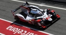 Toyota launched a racing car from the stratosphere (VIDEO)