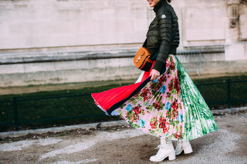 Дизайнеры показали, как носить плиссированную юбку в холодную погоду (ФОТО)