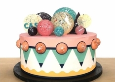 Графічний стиль в кондитерській справі: в Лондоні створюють десерти з яскравою кольоровою гамою і сміливим дизайном (ФОТО)