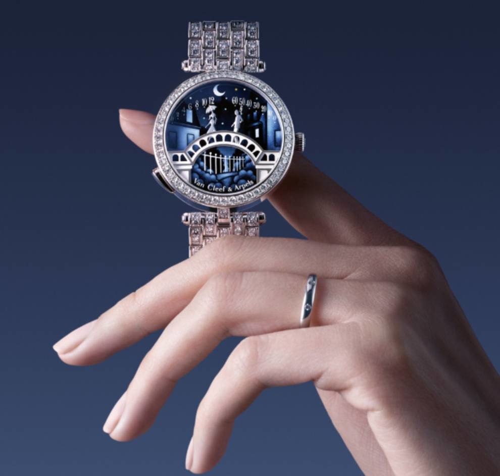 Van Cleef & Arpels презентував нову варіацію культових годинників