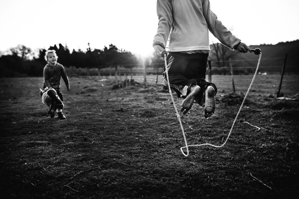Фотограф-самоучка из Новой Зеландии показала, как выглядит детство без гаджетов