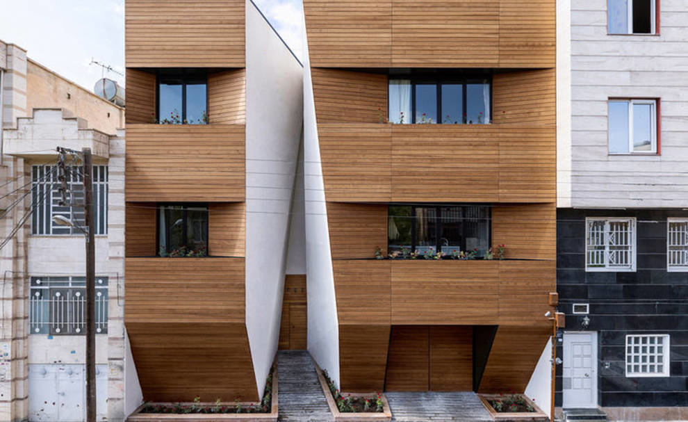 Corner cleft and white walls — futuristic house in Iran