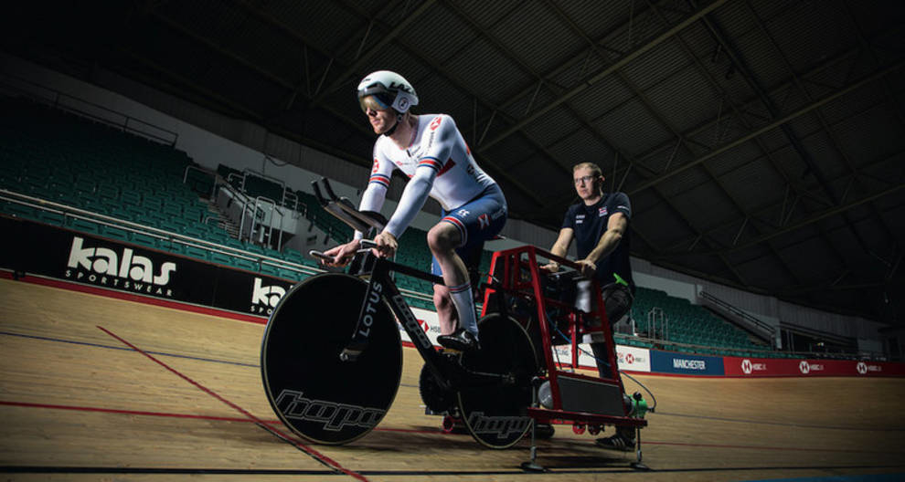 The British showed a super bike for training cyclists (Video)