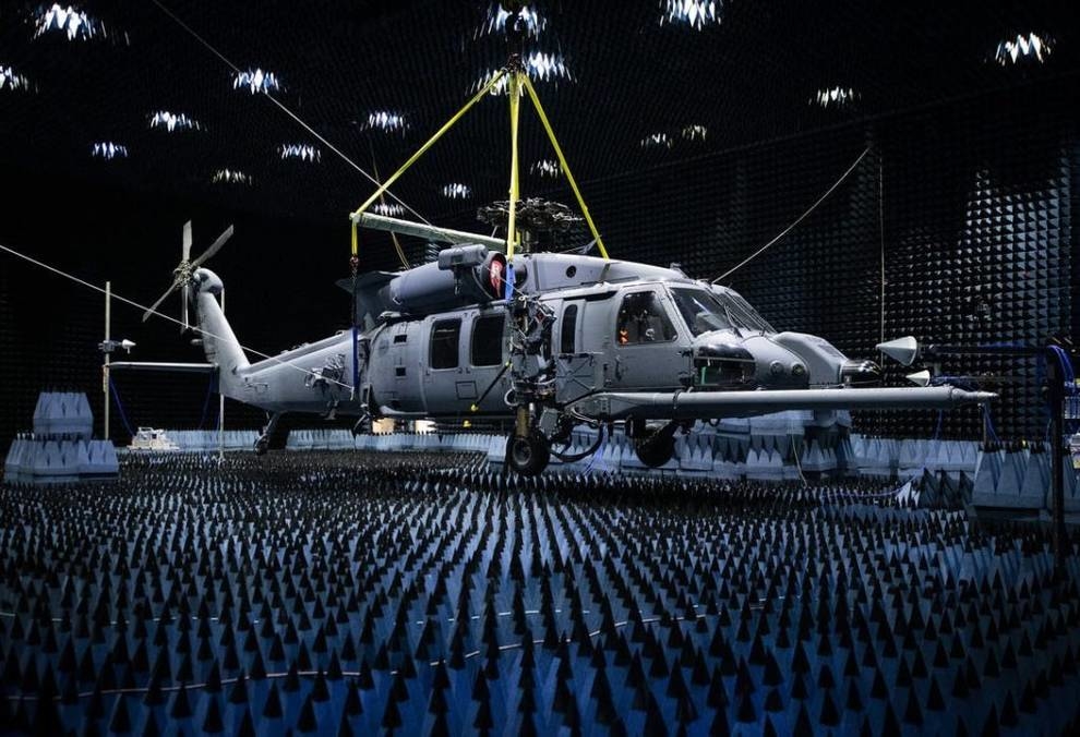The US Air Force tested the HH-60W helicopter in a chamber without an echo (Photo)