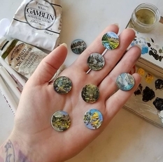 The girl creates miniature paintings on coins and puts them on Instagram