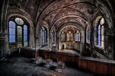 German photographer with his hobby helps preserve abandoned architecture (Photo)