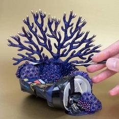 Rafy koralowe i zimujące niedźwiedzie — artystyczny recykling starych puszek (Zdjęcie, Wideo)