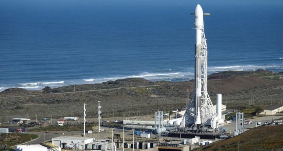 SpaceX canceled the launch of its rocket with 60 Internet satellites on the eve of launch