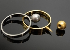 Ювелирный бренд Defender Ring презентовал кольцо с лезвием для самообороны
