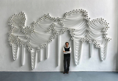 Рулонные абстракции: турецкий художник создает скульптуры из туалетной бумаги (Фото)