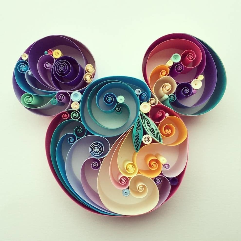 Anchors, apples and butterflies — quilling figures of a former hr-manager (Photo)