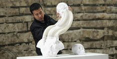 Взрыв мозга: японец создает сгибающие бумажные скульптуры (Фото)
