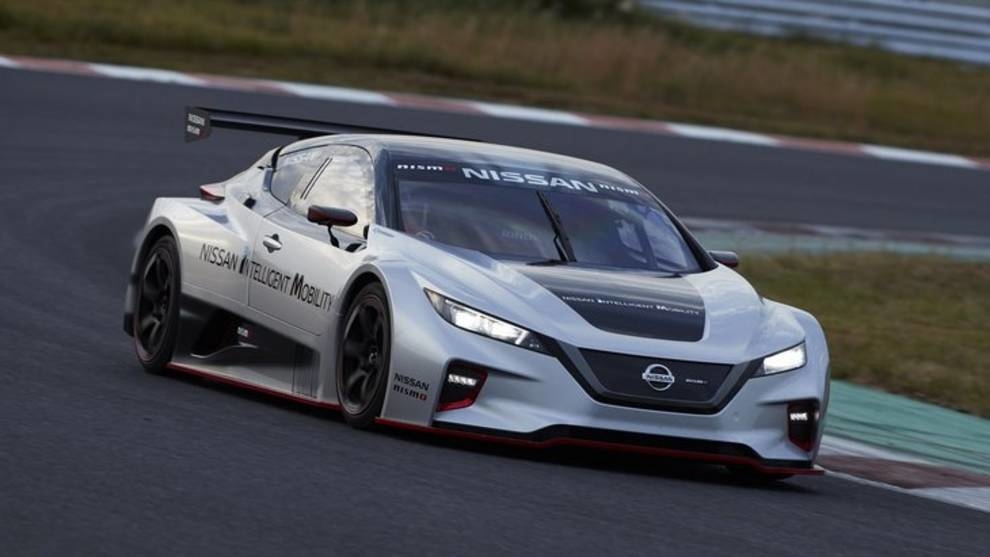 Nissan выпустил электрический суперкар для гоночной трассы