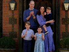 Kate Middleton w urodziny swojego najmłodszego syna włożyła kwiecistą sukienkę w odcieniu lawendy