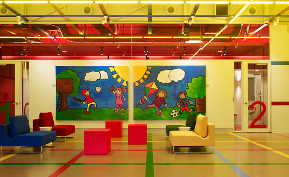 Яркие цвет и причудливая геометрия — детский центр Chesapeake (Фото)