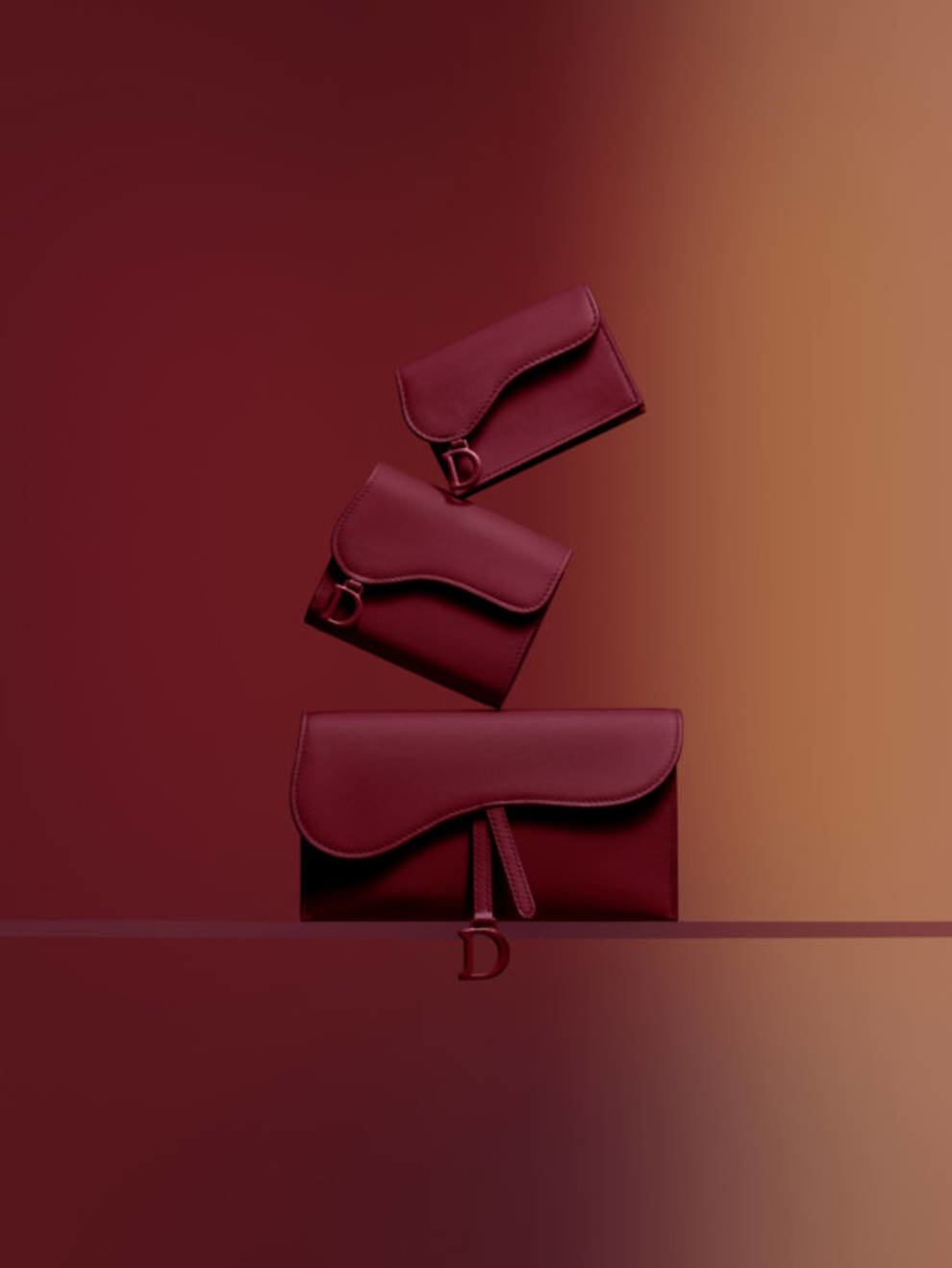 Dior презентовал коллекцию сумок и аксессуаров из матовой кожи (Фото)