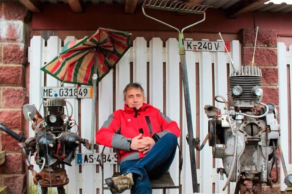 Бывший инженер-конструктор создал на собственном дачном участке музей стимпанк-скульптур (Фото)
