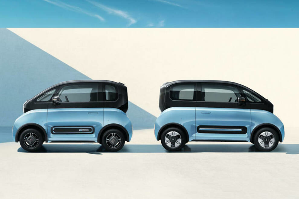 Two mini electric cars introduced in China